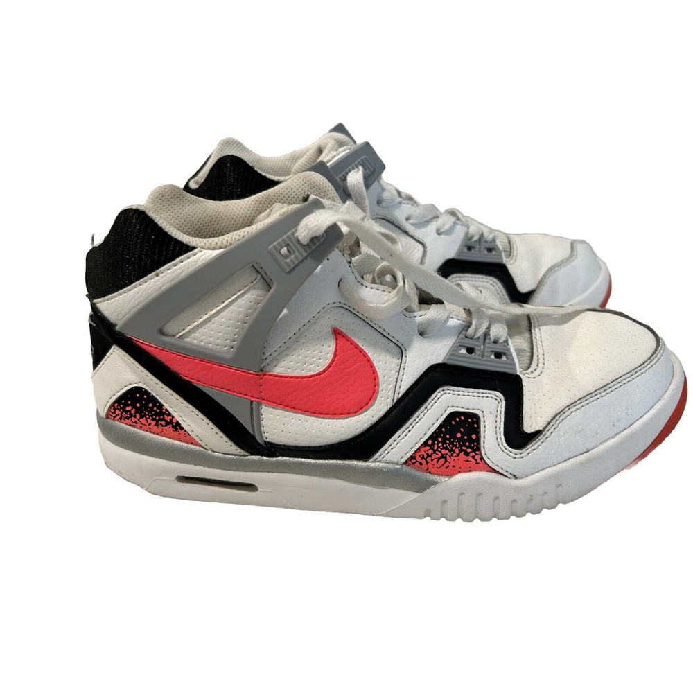 Nike Athletic Shoes White and Pink
Andre Agassi Hot Lava Tech Challenge II